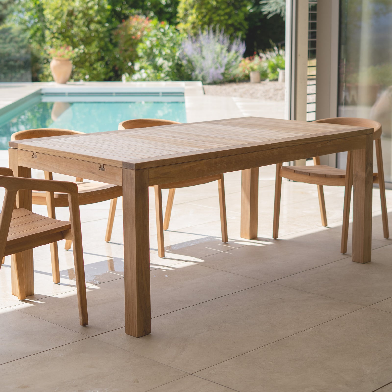 Table de jardin bois extensible piscine – Maison Pavane