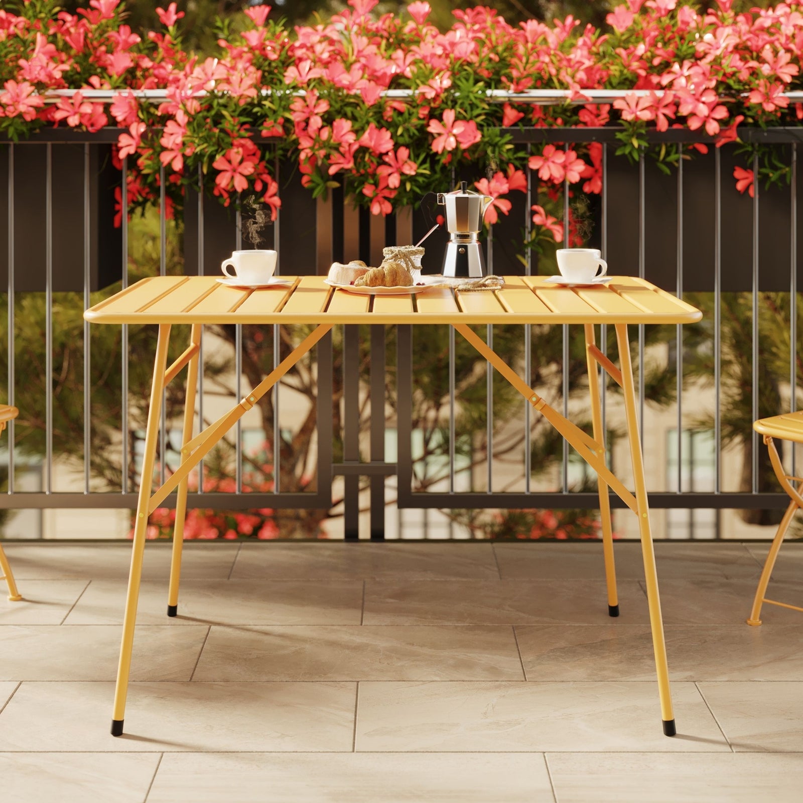Table de jardin jaune beurre métal 4 places