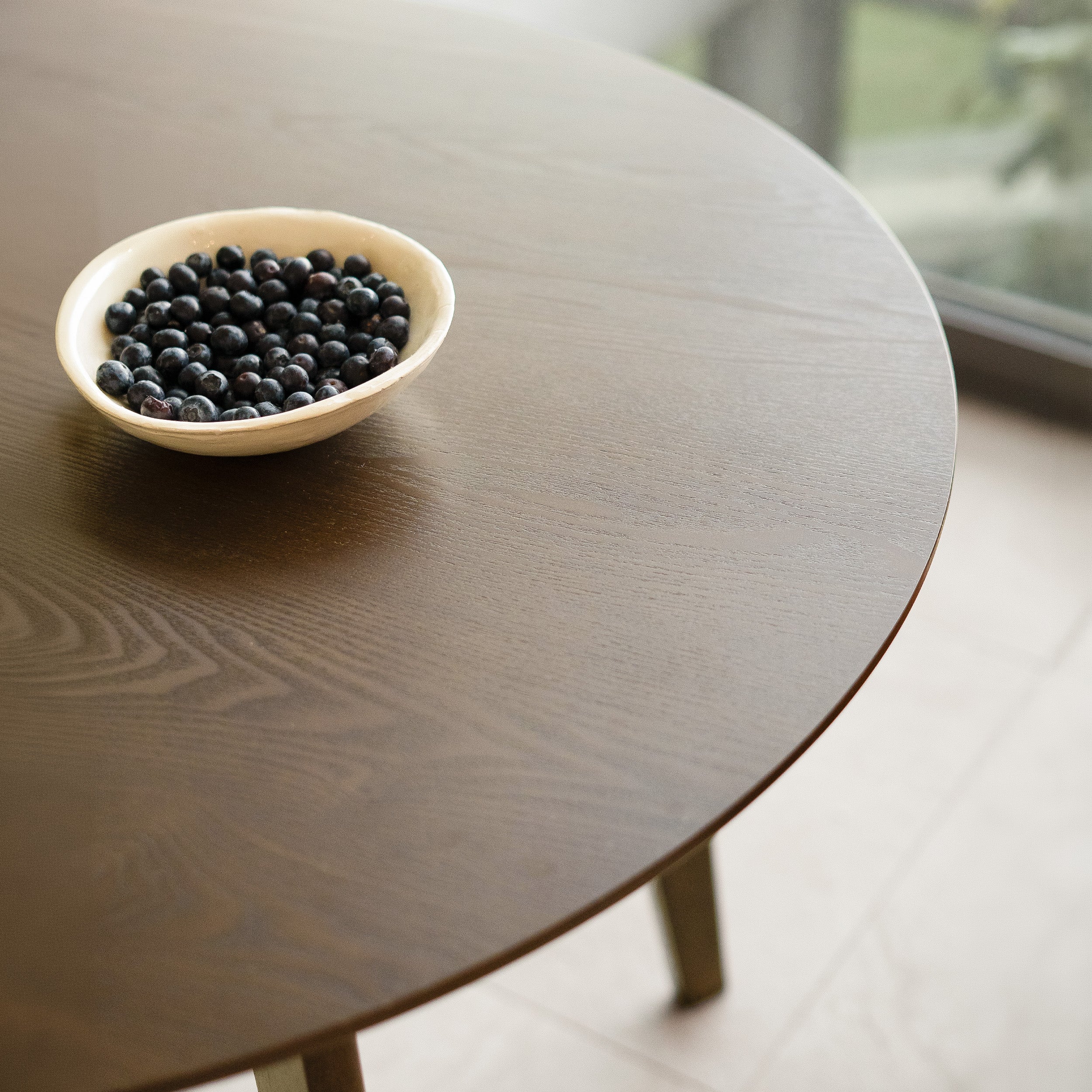 Mesa redonda Réno D100 cm en madera oscura