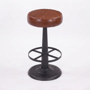 Tabouret de bar cuir marron pied métal noir Lucien – Maison Pavane