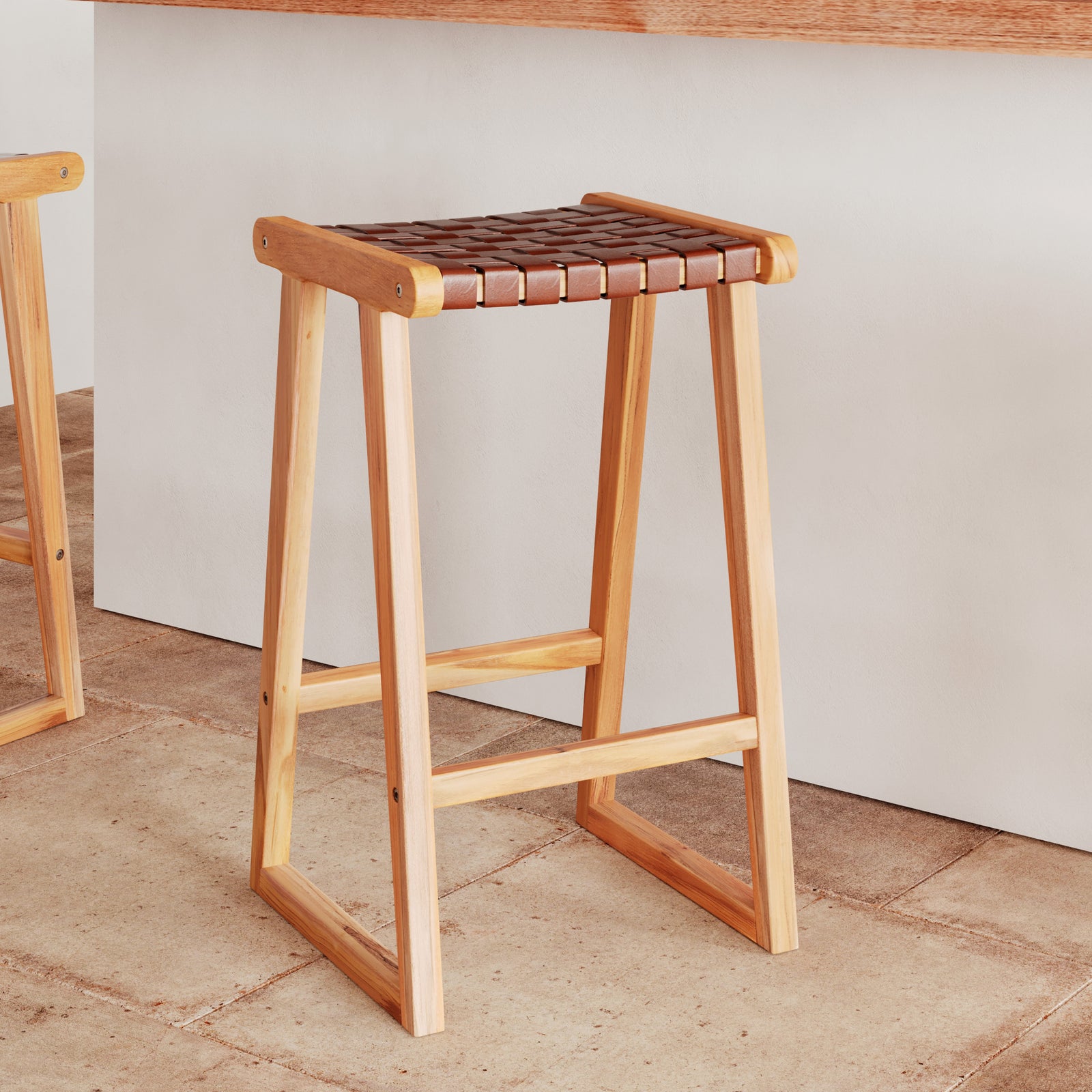 Tabouret de bar cuir tressé marron pieds en bois
