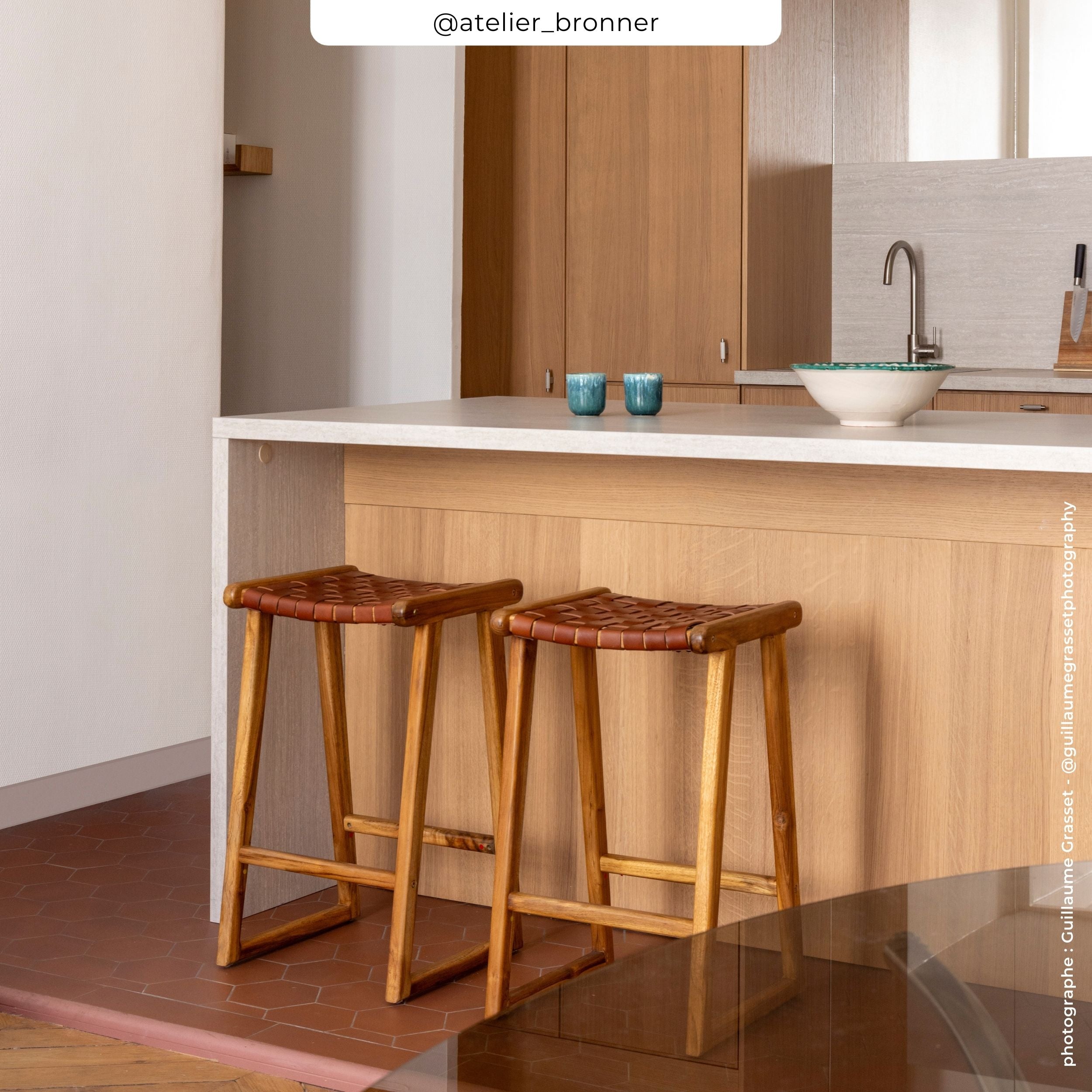 tabouret de bar yuma cuir tresse marron pieds bois
