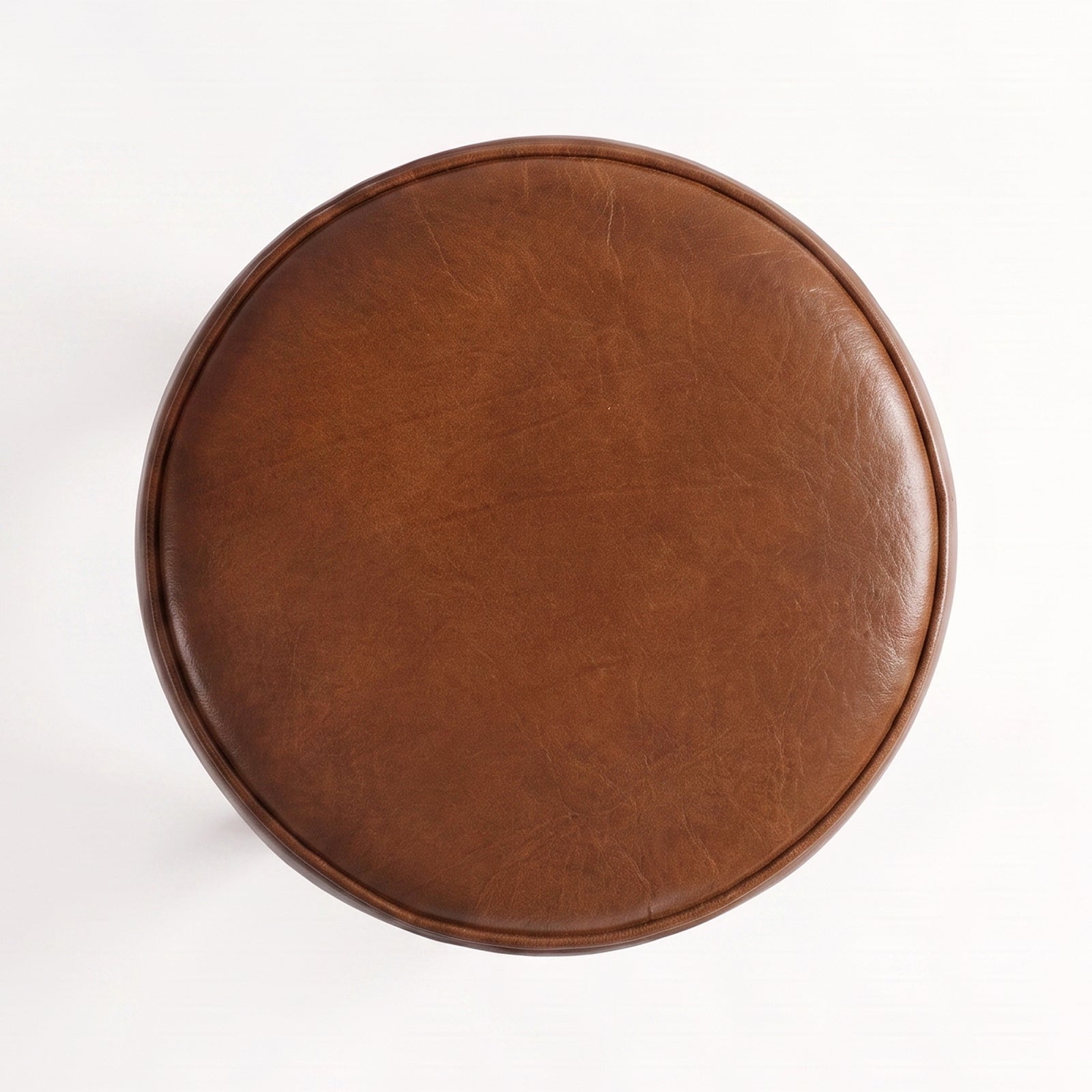 Tabouret pour îlot central Lucien 65 cm en cuir de buffle marron, vue de dessus - Maison Pavane