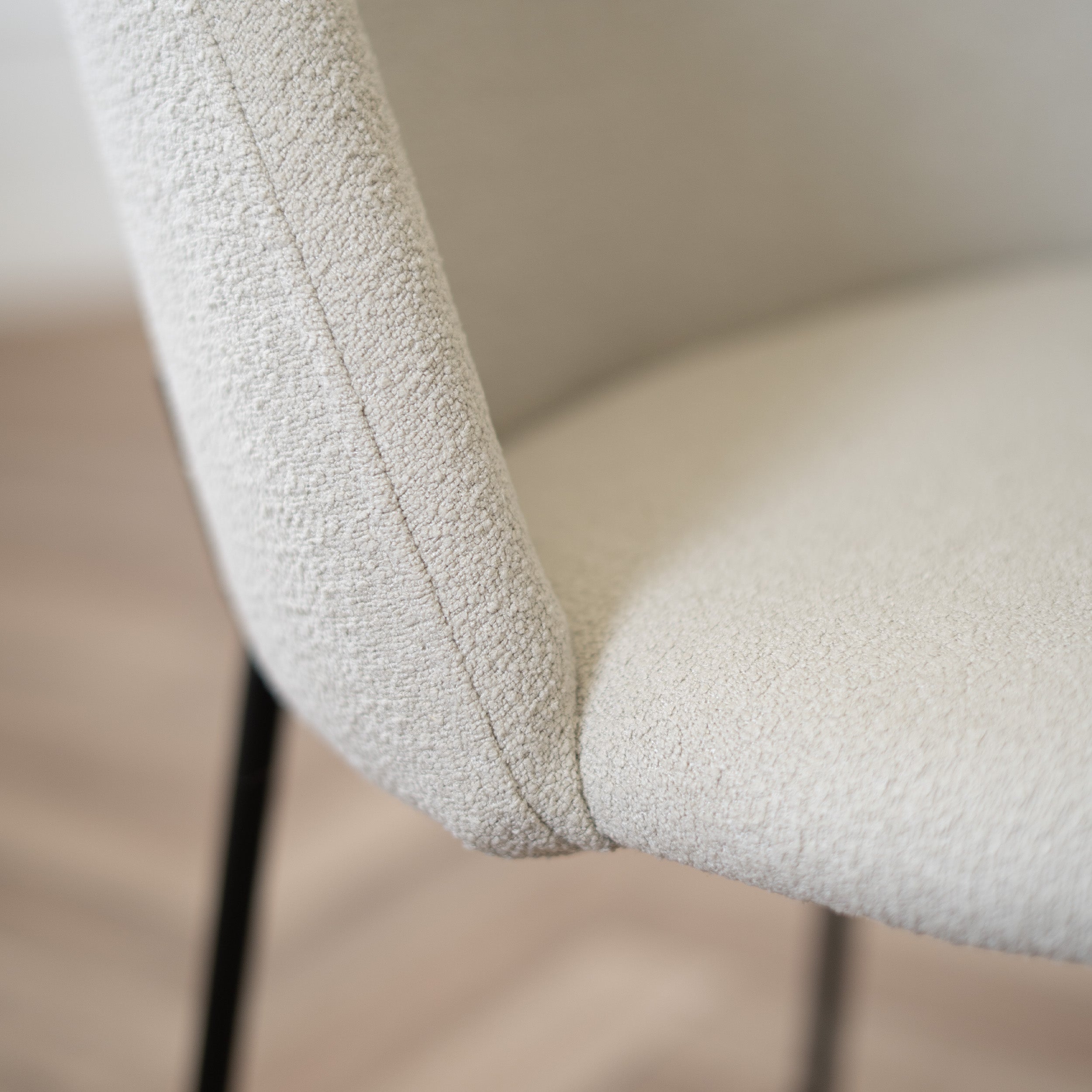 tessuto bouclé beige 2 sedie karl