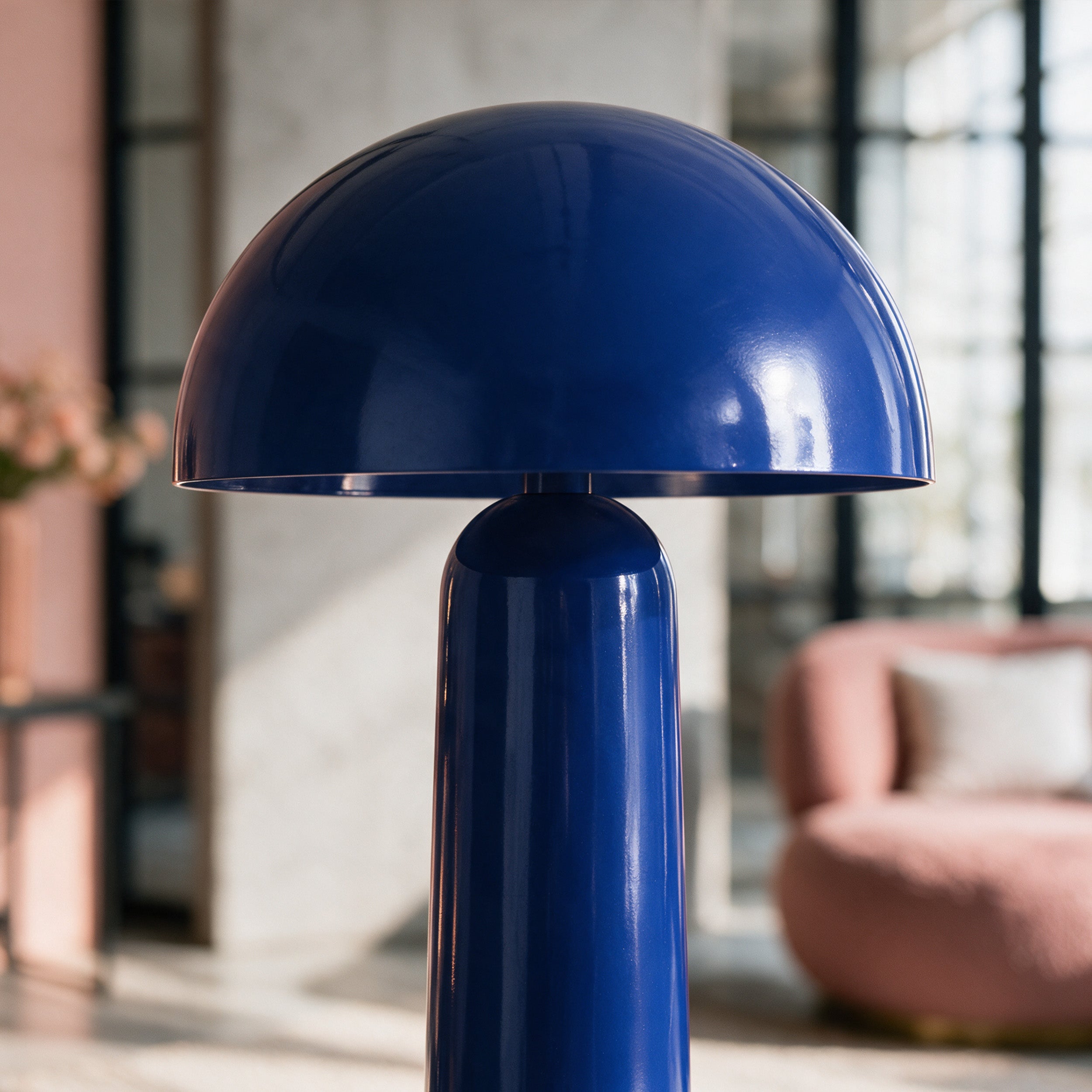 Lampadaire Clara en métal bleu foncé