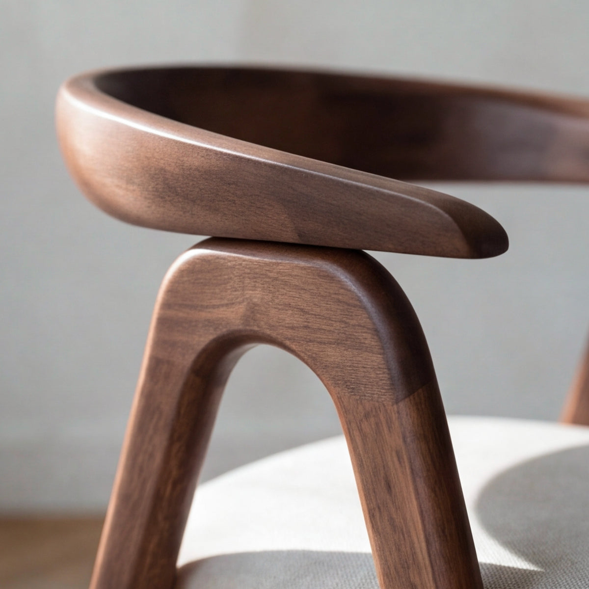 Chaise Hawa en bois d'hévéa marron et tissu beige
